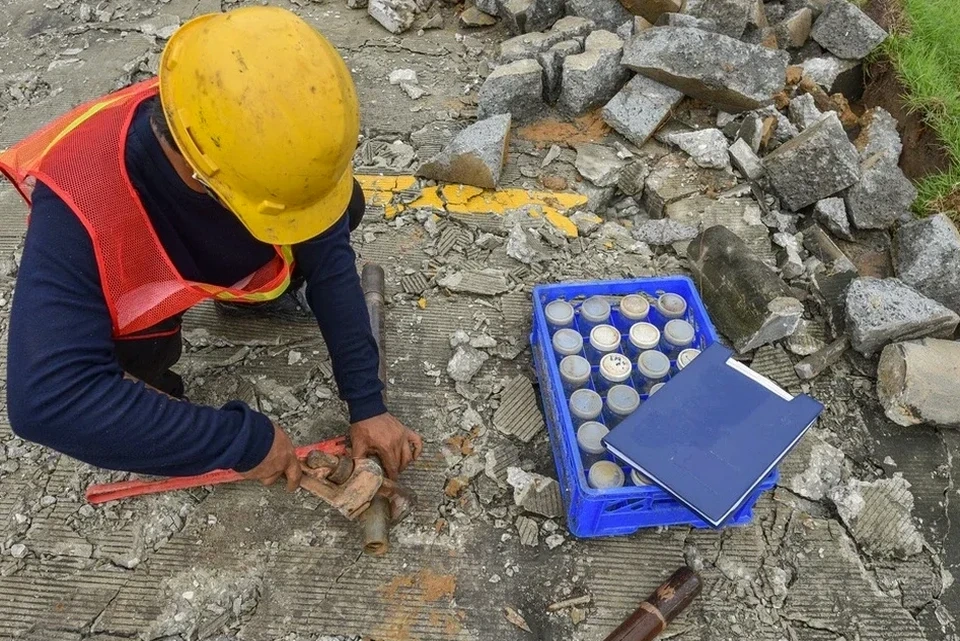 Límites de Atterberg en Sevilla: Análisis de Plasticidad para Proyectos Seguros