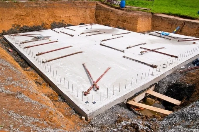 Diseño de losa de cimentación en Sevilla: Soluciones ante suelos variables