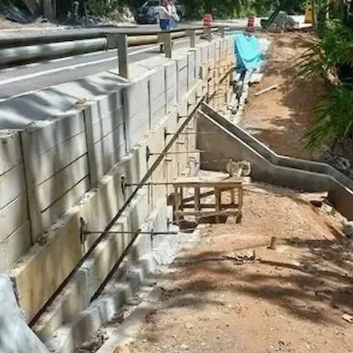 Diseño de Muros de Contención en Sevilla: Soluciones Técnicas para Terrenos Complejos